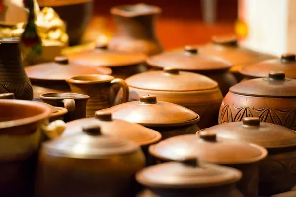 مقایسه قابلمه چدن و سرامیکی از نظر قیمت