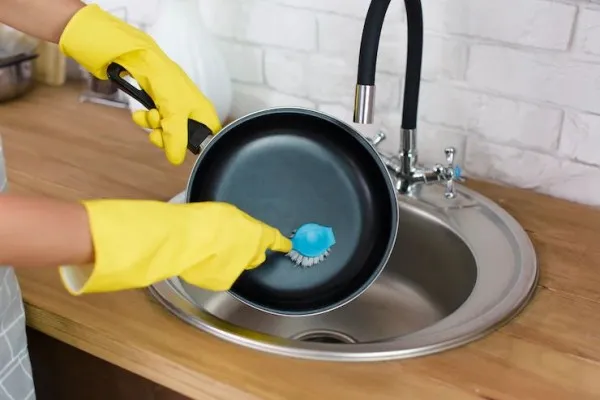 اجتناب از تماس طولانی با مواد اسیدی